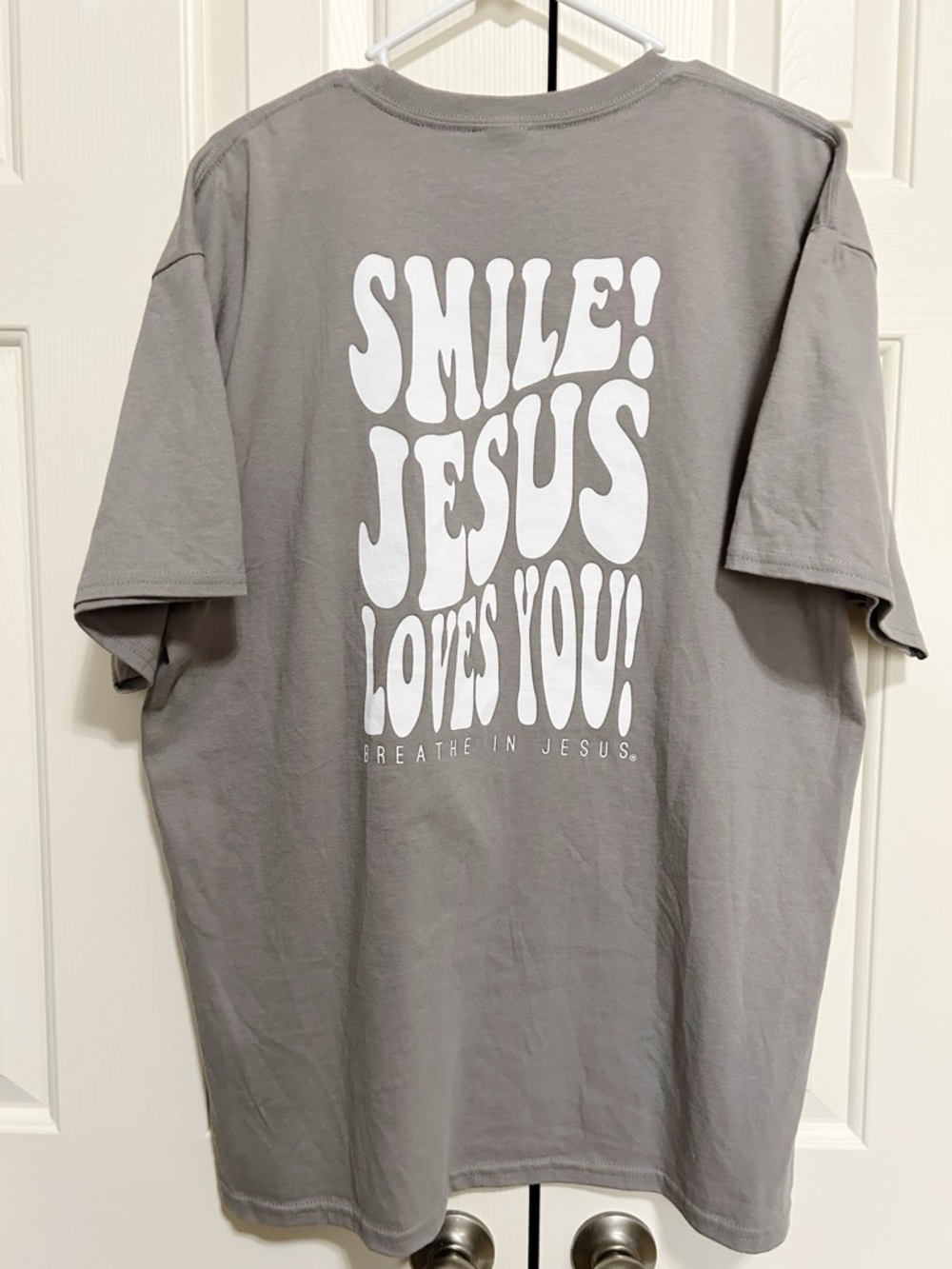 Smile! Jesus Loves You Tee XL 100% Cotton Spritual Faith Worship